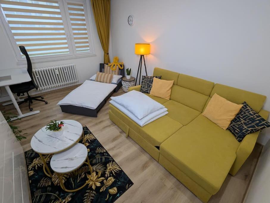 Cool Apartment Znojmo Exterior foto